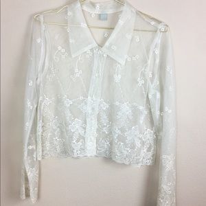 Via 101 Crop Lace Love my Sleeve Top